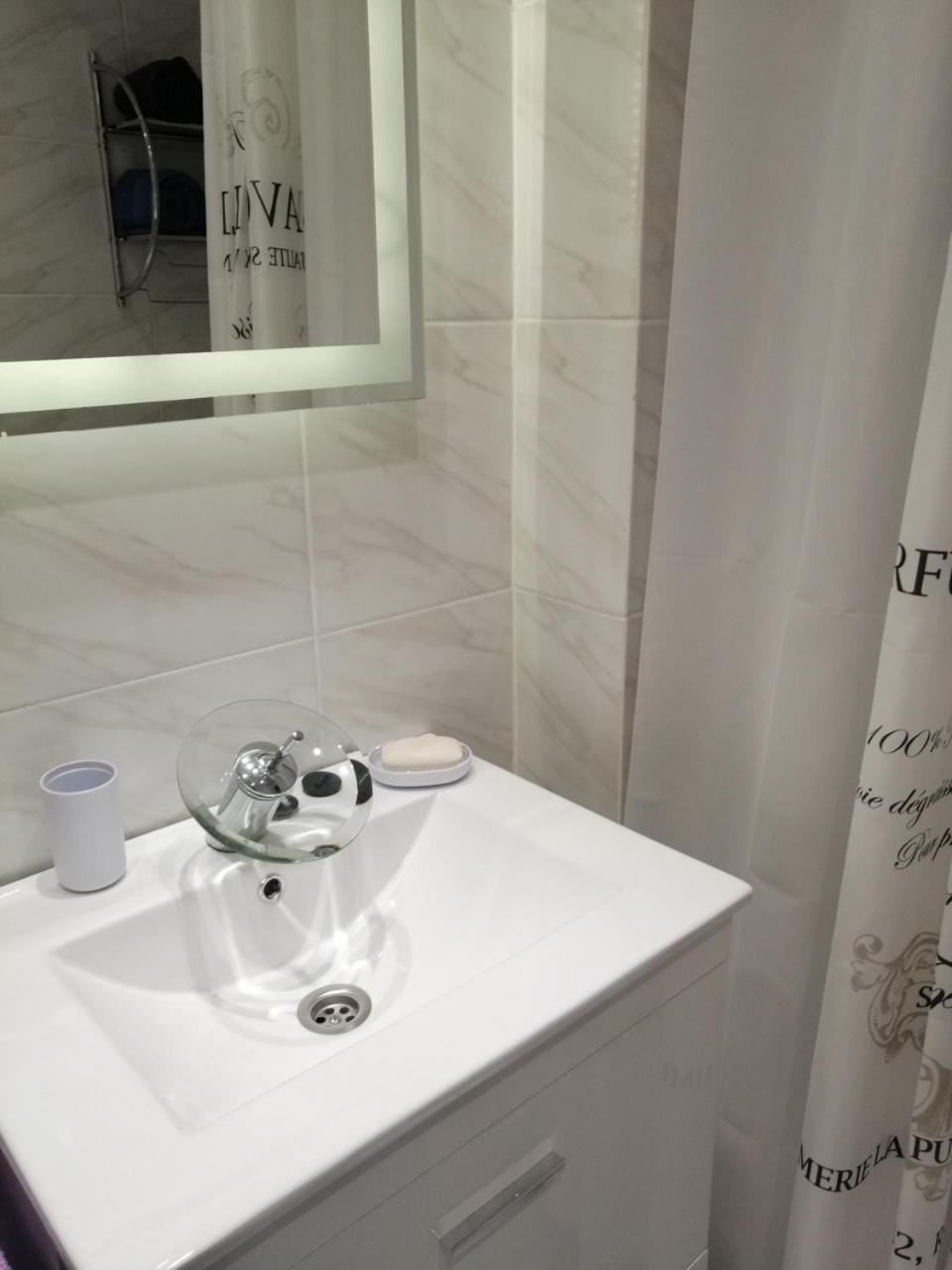 Petit Apartment En Avenida Belgrano ブエノスアイレス エクステリア 写真